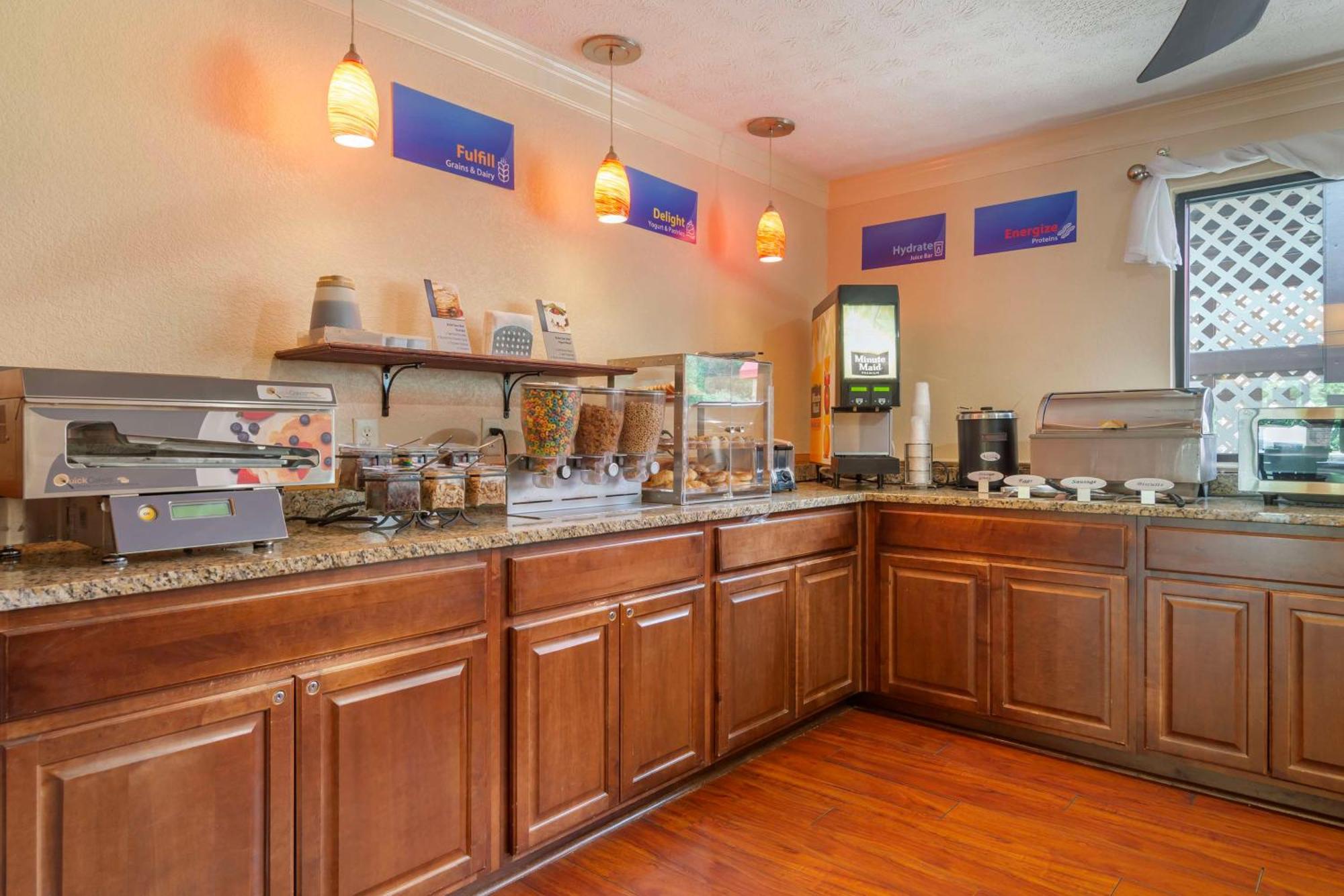 Best Western Auburn/Opelika Inn Екстер'єр фото