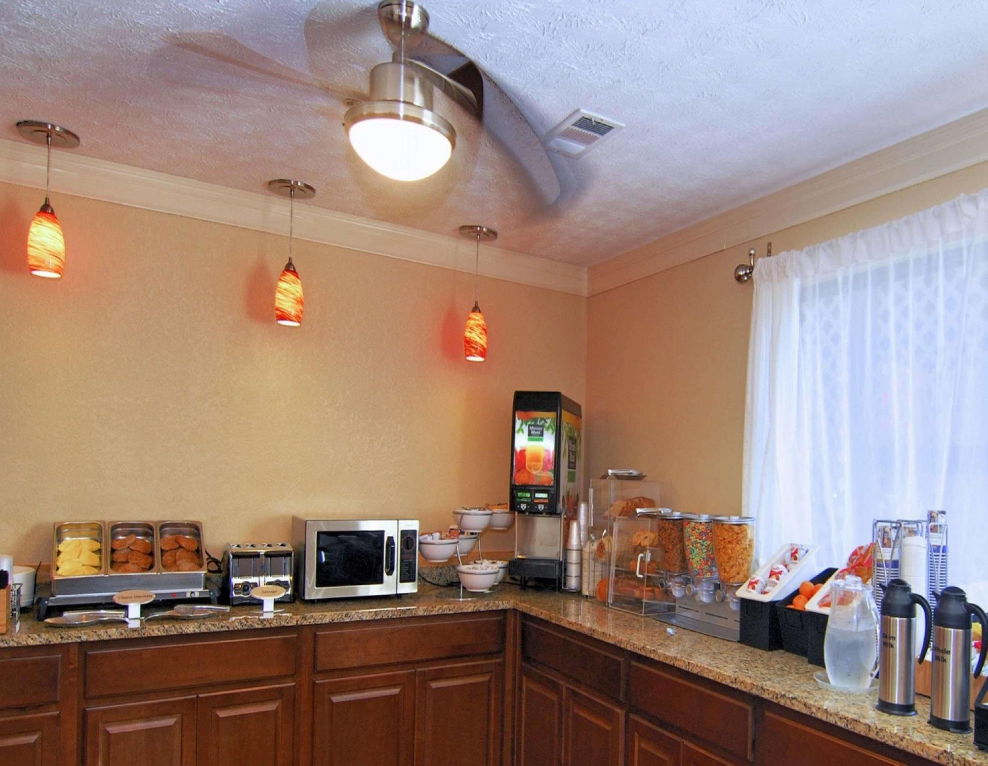 Best Western Auburn/Opelika Inn Екстер'єр фото
