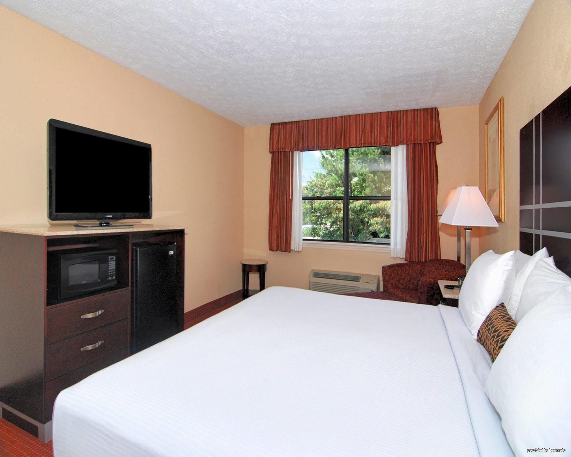 Best Western Auburn/Opelika Inn Екстер'єр фото