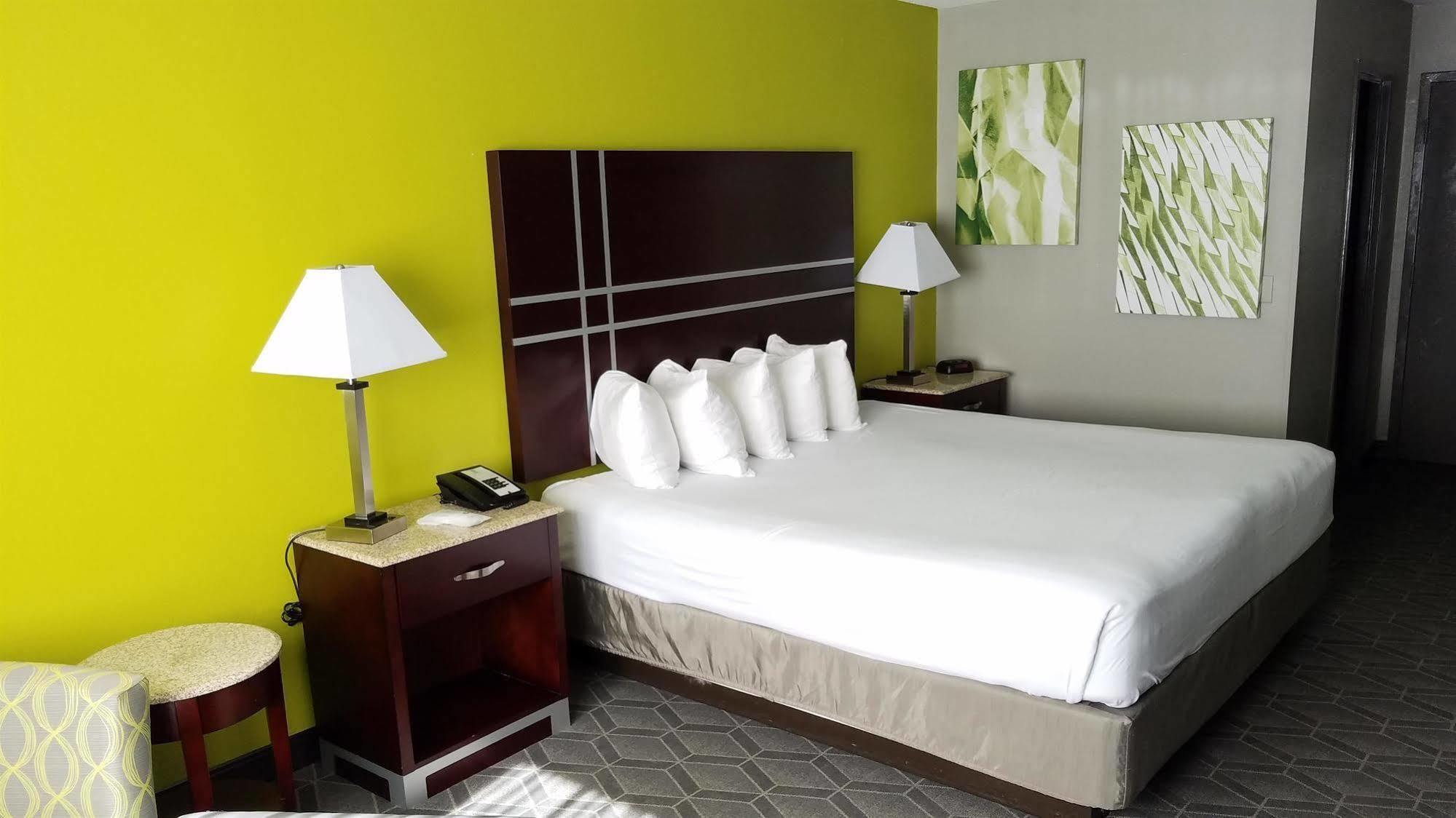 Best Western Auburn/Opelika Inn Екстер'єр фото